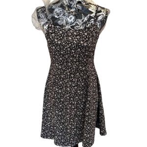 Pendora size med 8/10 black & cream floral print sleeveless dress